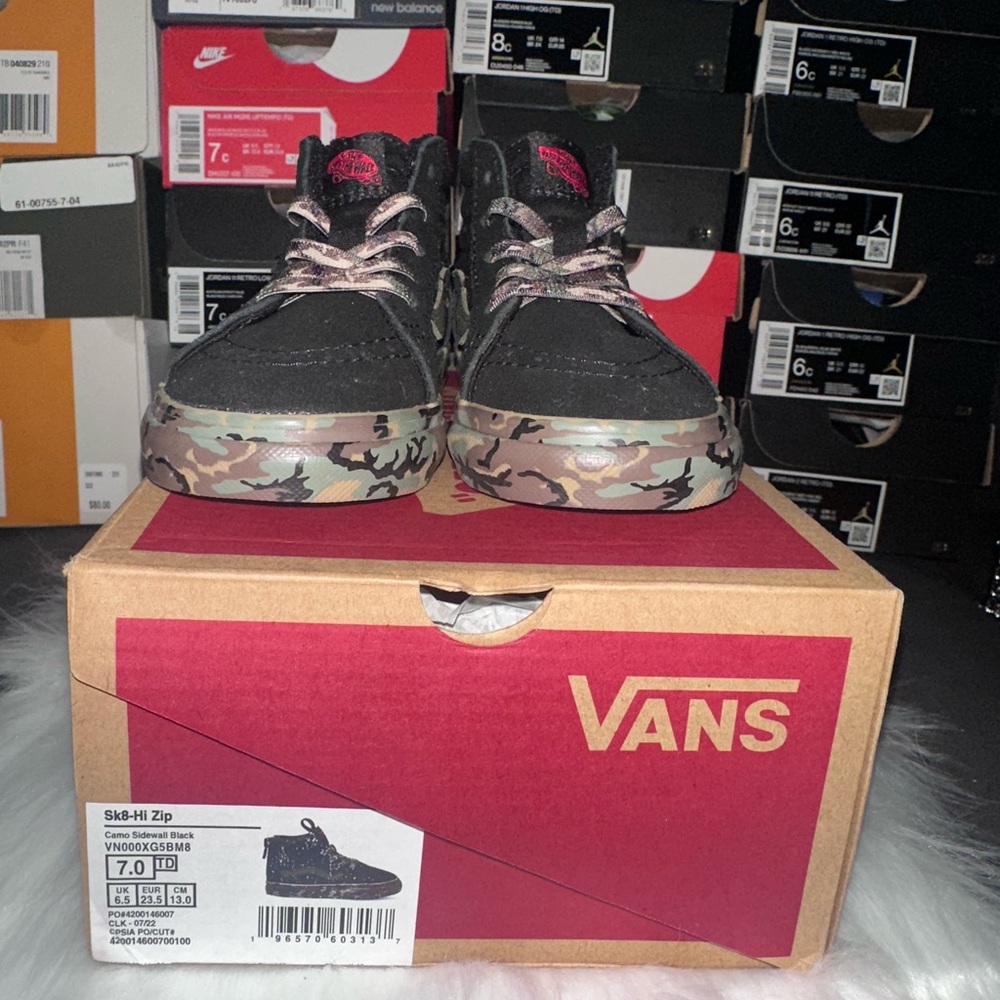 Vans Kids Sk8-Hi Zip Black and Camo Sneakers brand new with box toddler size 7